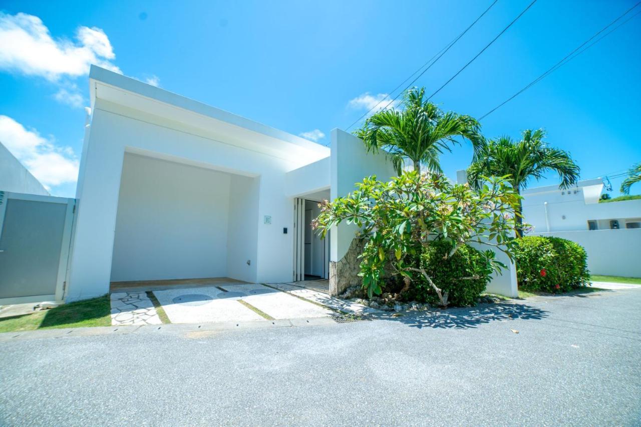 Crystal Villa Miyakojima Sunayama Beach Exterior photo